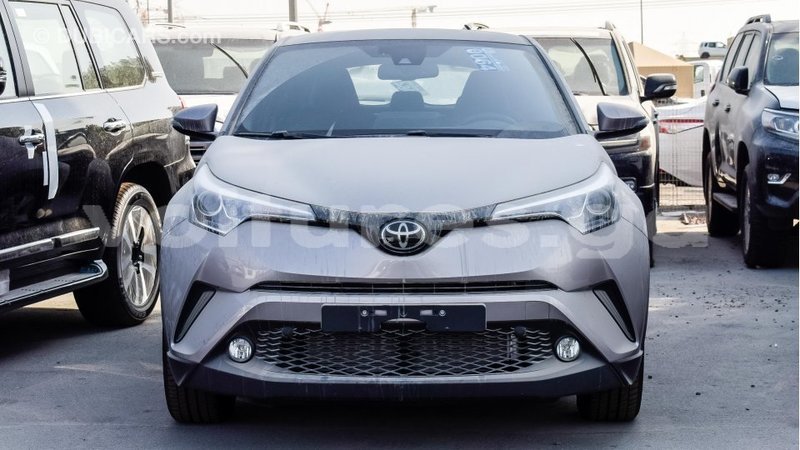 Big with watermark toyota c hr estuaire import dubai 4704