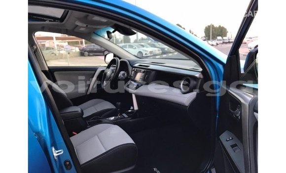 Acheter Import Utilitaire Toyota HiAce Bleu à Import - Dubai, Estuaire Acheter Import Utilitaire Toyota HiAce Bleu à Import - Dubai, Estuaire