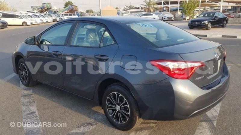 Big with watermark toyota corolla estuaire import dubai 4708