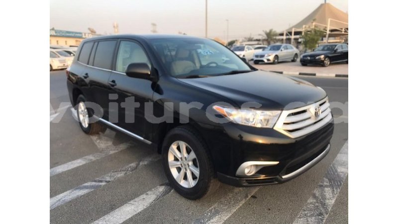 Big with watermark toyota highlander estuaire import dubai 4709