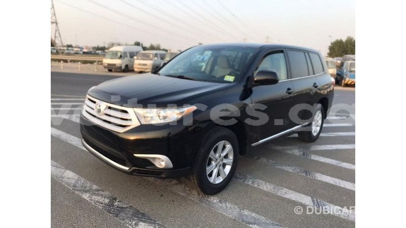 Big with watermark toyota highlander estuaire import dubai 4709