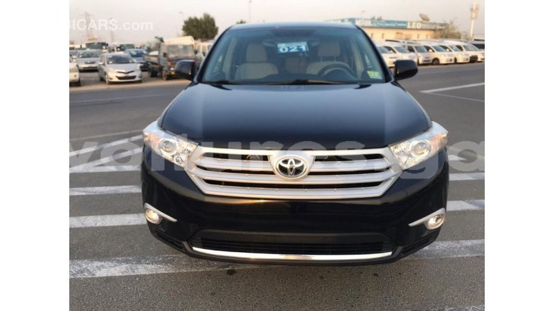 Big with watermark toyota highlander estuaire import dubai 4709