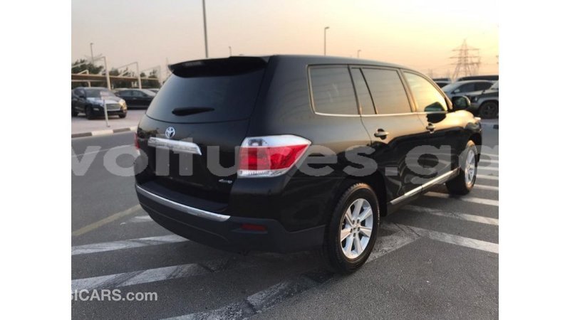 Big with watermark toyota highlander estuaire import dubai 4709