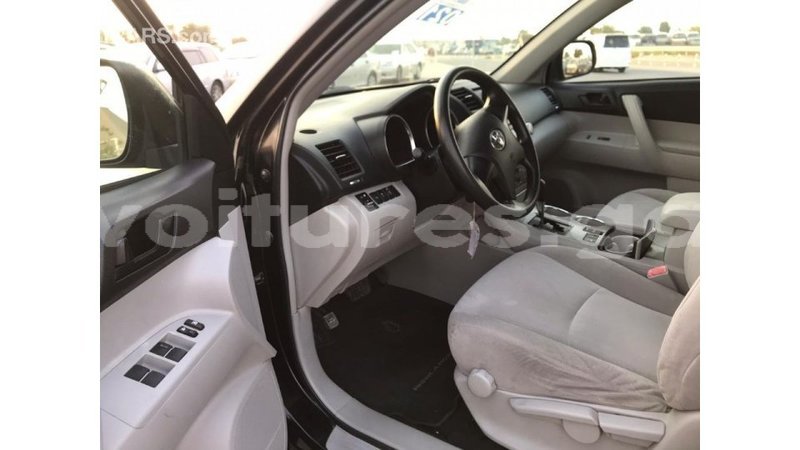 Big with watermark toyota highlander estuaire import dubai 4709