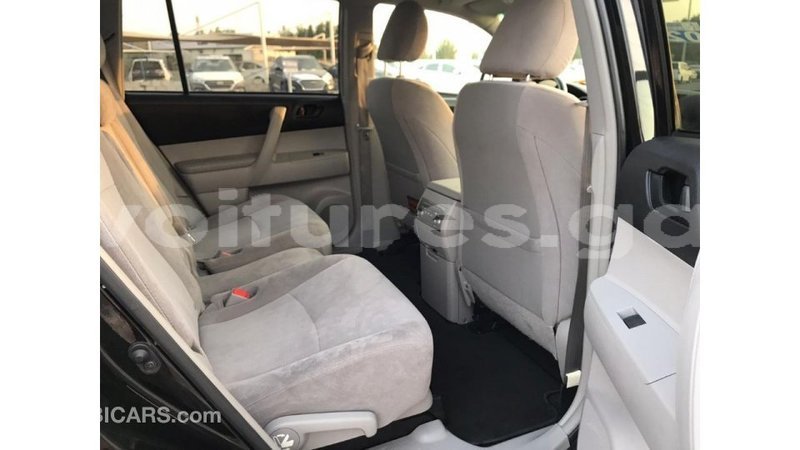 Big with watermark toyota highlander estuaire import dubai 4709