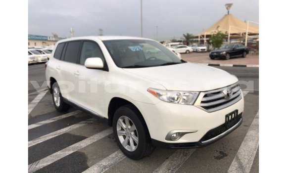 Acheter Import Voiture Toyota Highlander Blanc à Import - Dubai, Estuaire Acheter Import Voiture Toyota Highlander Blanc à Import - Dubai, Estuaire