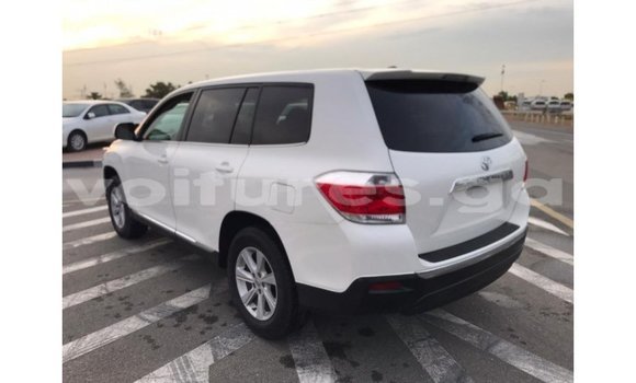 Acheter Import Voiture Toyota Highlander Blanc à Import - Dubai, Estuaire Acheter Import Voiture Toyota Highlander Blanc à Import - Dubai, Estuaire