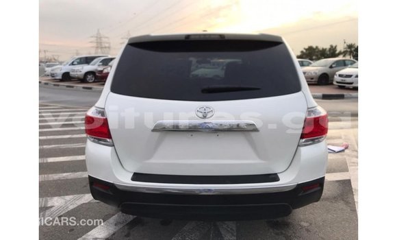 Acheter Import Voiture Toyota Highlander Blanc à Import - Dubai, Estuaire Acheter Import Voiture Toyota Highlander Blanc à Import - Dubai, Estuaire