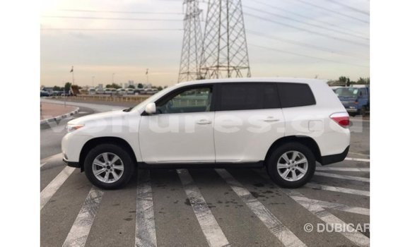Acheter Import Voiture Toyota Highlander Blanc à Import - Dubai, Estuaire Acheter Import Voiture Toyota Highlander Blanc à Import - Dubai, Estuaire
