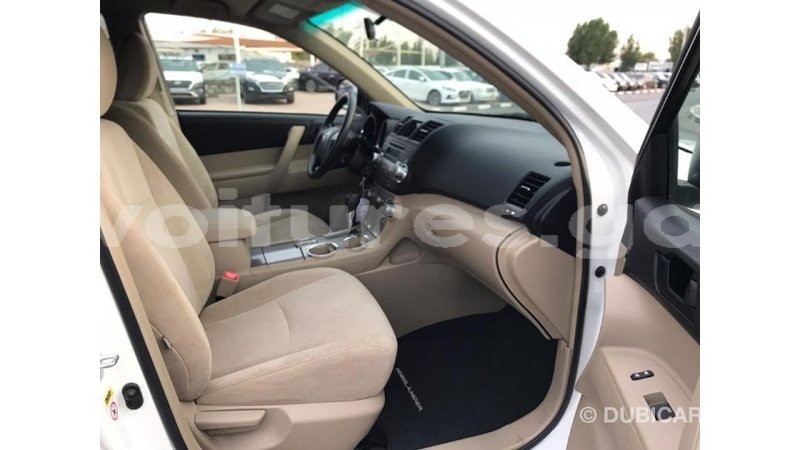 Big with watermark toyota highlander estuaire import dubai 4710