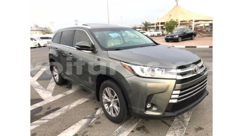 Big with watermark toyota highlander estuaire import dubai 4711