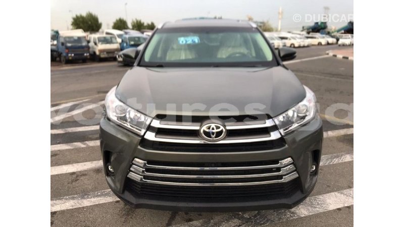 Big with watermark toyota highlander estuaire import dubai 4711