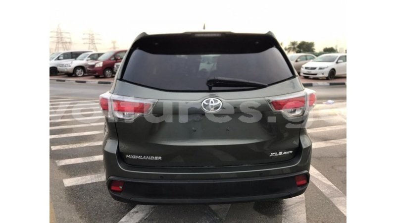 Big with watermark toyota highlander estuaire import dubai 4711