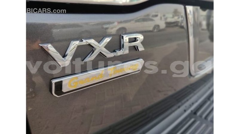 Big with watermark toyota land cruiser estuaire import dubai 4713