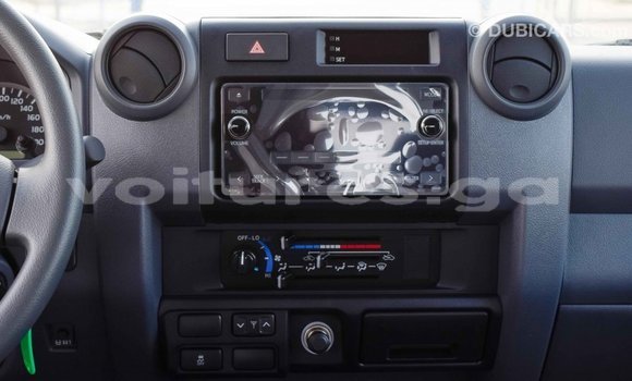 Acheter Import Voiture Toyota Land Cruiser Blanc à Import - Dubai, Estuaire Acheter Import Voiture Toyota Land Cruiser Blanc à Import - Dubai, Estuaire