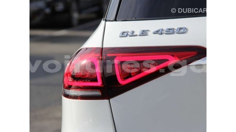 Big with watermark mercedes benz gle estuaire import dubai 4715