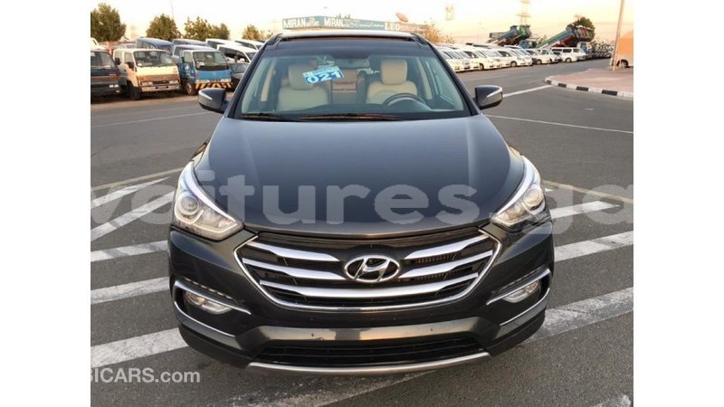 Big with watermark hyundai santa fe estuaire import dubai 4716