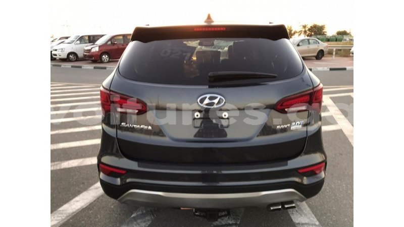 Big with watermark hyundai santa fe estuaire import dubai 4716