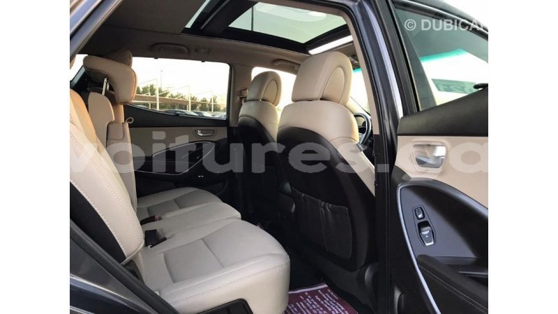 Big with watermark hyundai santa fe estuaire import dubai 4716