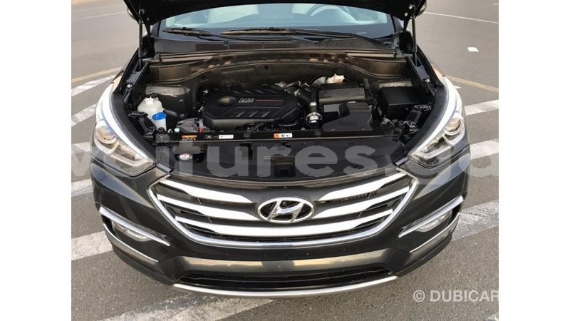 Big with watermark hyundai santa fe estuaire import dubai 4716