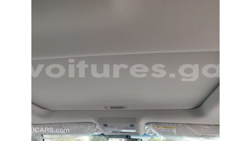 Big with watermark toyota land cruiser estuaire import dubai 4723