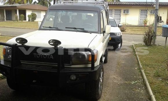 Acheter Occasion Voiture Toyota Land Cruiser Blanc à Libreville au Estuaire Acheter Occasion Voiture Toyota Land Cruiser Blanc à Libreville au Estuaire