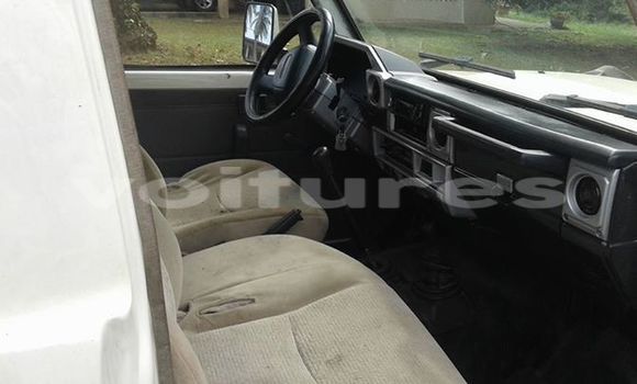 Acheter Occasion Voiture Toyota Land Cruiser Blanc à Libreville, Estuaire Acheter Occasion Voiture Toyota Land Cruiser Blanc à Libreville, Estuaire