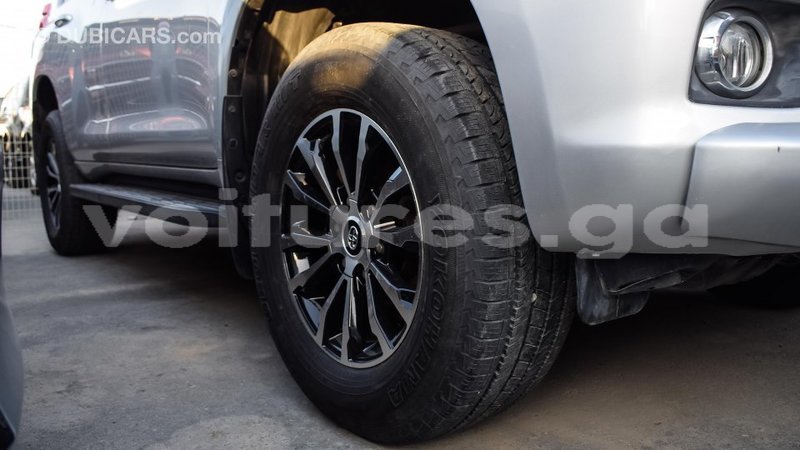 Big with watermark toyota prado estuaire import dubai 4727