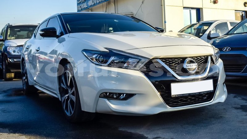 Big with watermark nissan maxima estuaire import dubai 4728