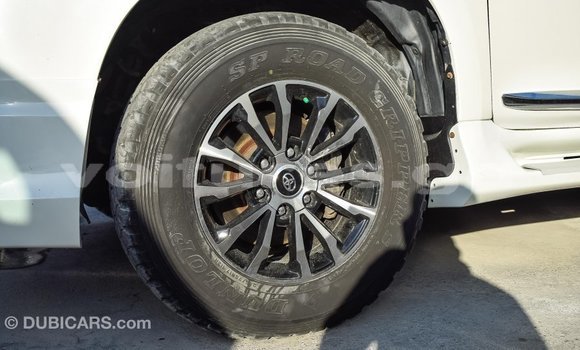 Acheter Import Voiture Toyota Prado Blanc à Import - Dubai, Estuaire Acheter Import Voiture Toyota Prado Blanc à Import - Dubai, Estuaire