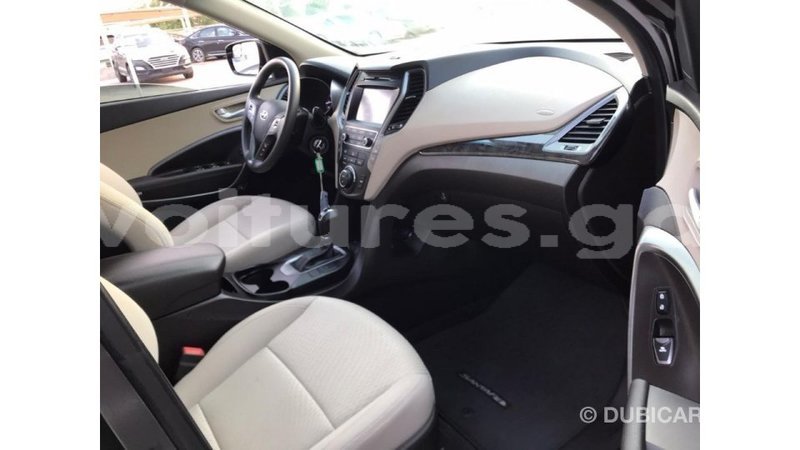 Big with watermark hyundai santa fe estuaire import dubai 4734