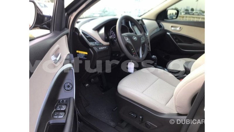 Big with watermark hyundai santa fe estuaire import dubai 4734