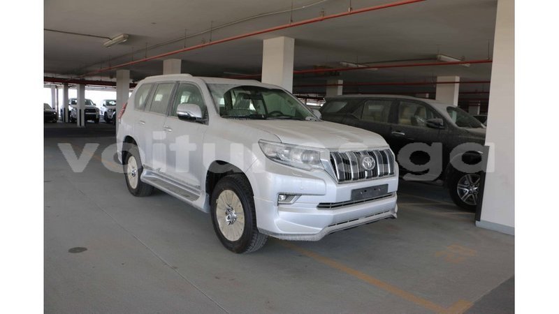 Big with watermark toyota prado estuaire import dubai 4736