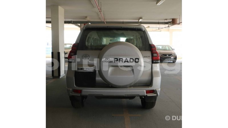 Big with watermark toyota prado estuaire import dubai 4736