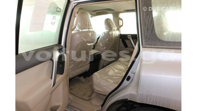 Big with watermark toyota prado estuaire import dubai 4736