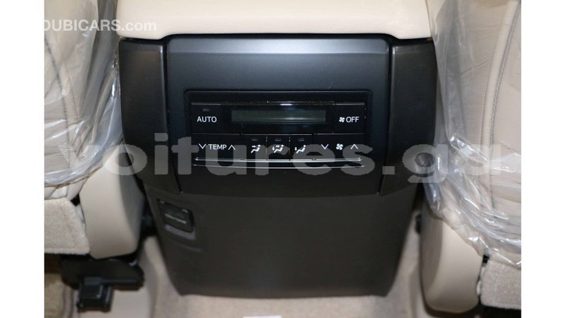 Big with watermark toyota prado estuaire import dubai 4736