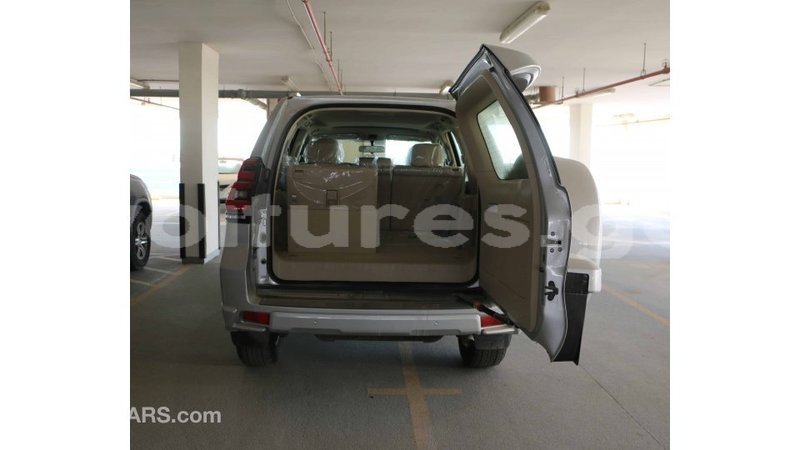 Big with watermark toyota prado estuaire import dubai 4736