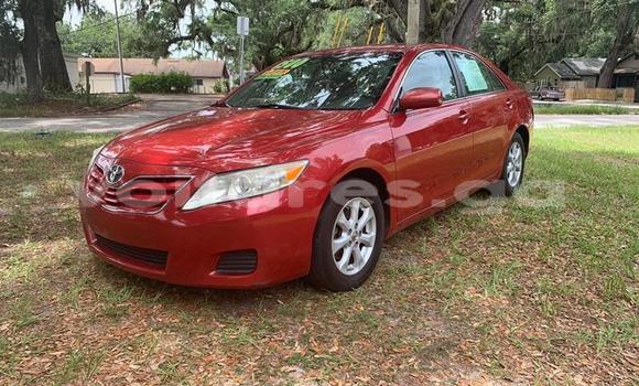 Sayi Na hannu Toyota Camry Red Mota in Libreville a estuary Sayi Na hannu Toyota Camry Red Mota in Libreville a estuary