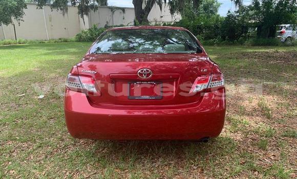 Sayi Na hannu Toyota Camry Red Mota in Libreville a estuary Sayi Na hannu Toyota Camry Red Mota in Libreville a estuary