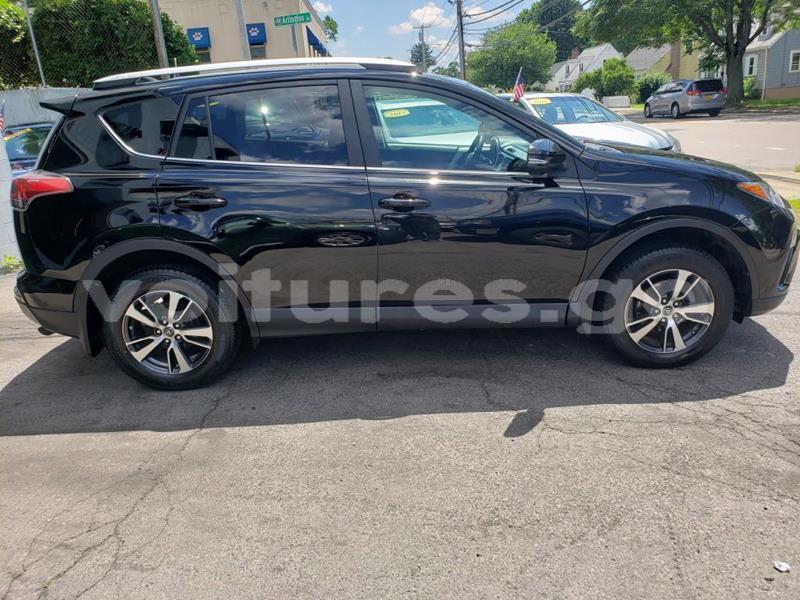 Big with watermark toyota rav4 estuaire libreville 4742