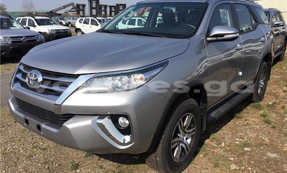 Sayi Na hannu Toyota Fortuner M Mota in Libreville a estuary Sayi Na hannu Toyota Fortuner M Mota in Libreville a estuary