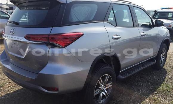 Sayi Na hannu Toyota Fortuner M Mota in Libreville a estuary Sayi Na hannu Toyota Fortuner M Mota in Libreville a estuary