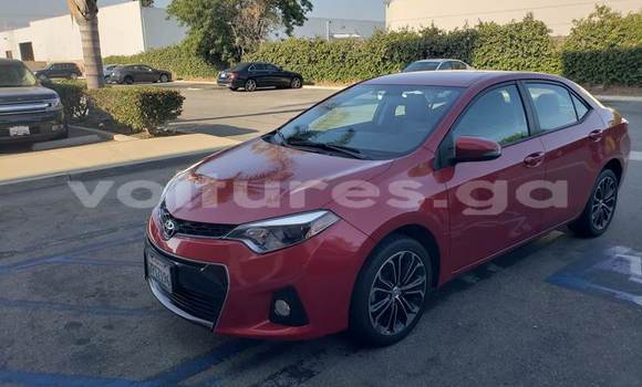 Sayi Na hannu Toyota Corolla Red Mota in Libreville a estuary Sayi Na hannu Toyota Corolla Red Mota in Libreville a estuary