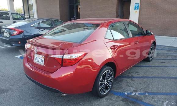 Sayi Na hannu Toyota Corolla Red Mota in Libreville a estuary Sayi Na hannu Toyota Corolla Red Mota in Libreville a estuary