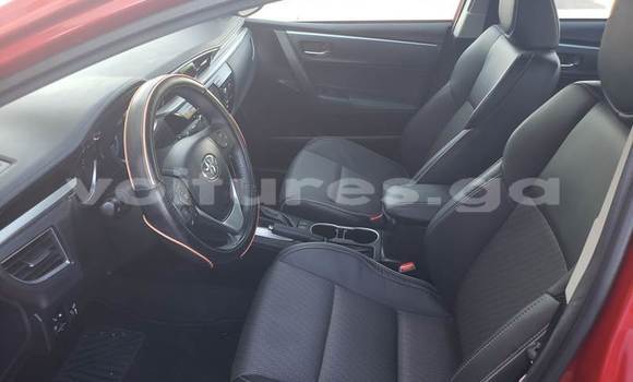 Sayi Na hannu Toyota Corolla Red Mota in Libreville a estuary Sayi Na hannu Toyota Corolla Red Mota in Libreville a estuary