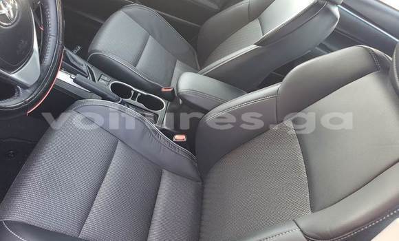 Sayi Na hannu Toyota Corolla Red Mota in Libreville a estuary Sayi Na hannu Toyota Corolla Red Mota in Libreville a estuary