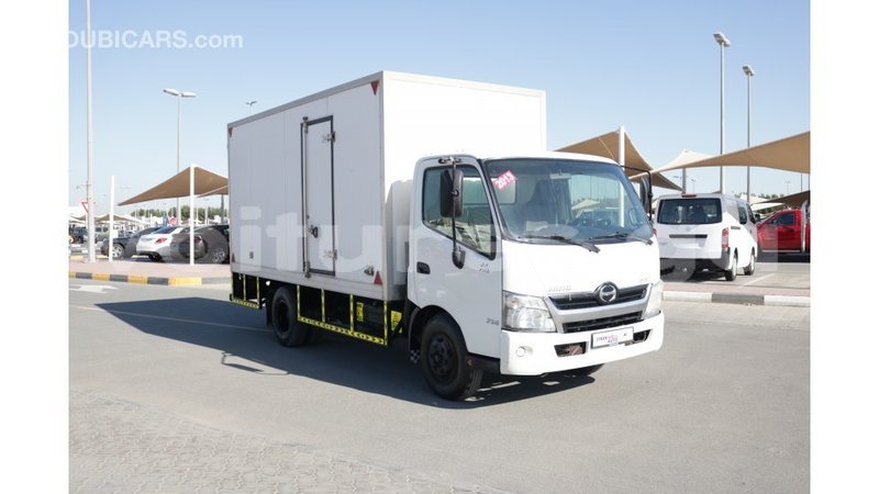 Big with watermark hino 300 series estuaire import dubai 4745