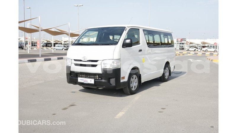 Big with watermark toyota hiace estuaire import dubai 4746