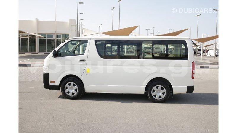 Big with watermark toyota hiace estuaire import dubai 4746