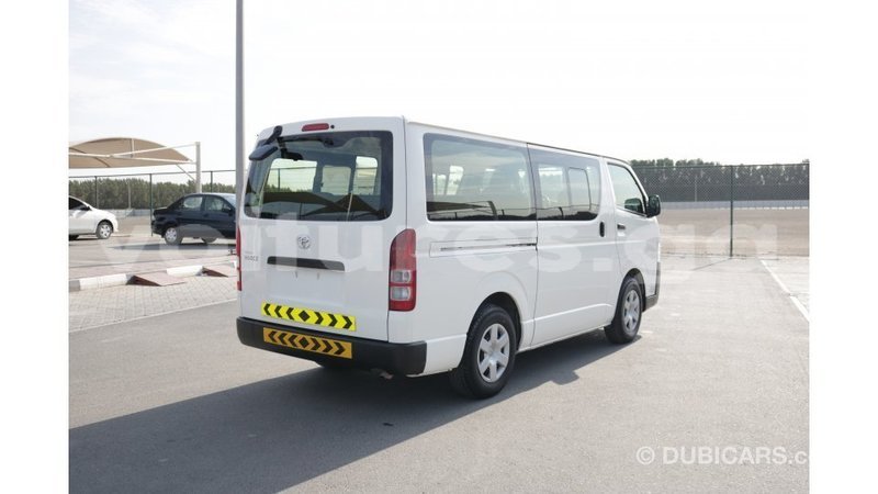 Big with watermark toyota hiace estuaire import dubai 4746